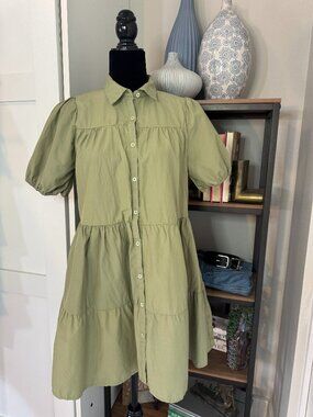 18 CENTIMETERS Green Button-down Tiered Dress w/Pockets - Size S
